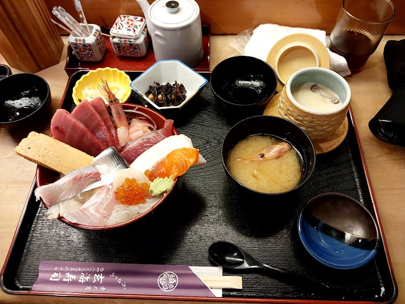 玄海寿司の海鮮丼